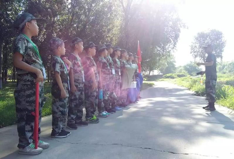 西安亮剑军事夏令营充实孩子的假期