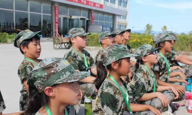 青少年军事夏令营让您的孩子拥有领导风范