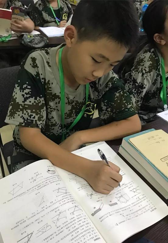 必须告诉孩子：学习肯定是辛苦的！全世界都一样！