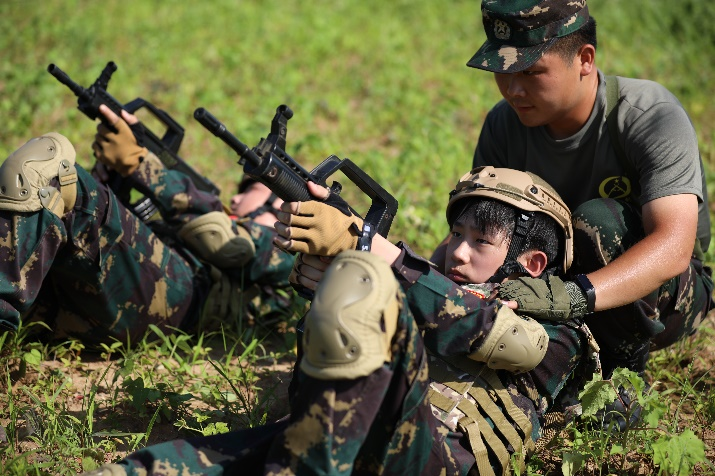 孩子在西安，暑假里参加军事夏令营好吗